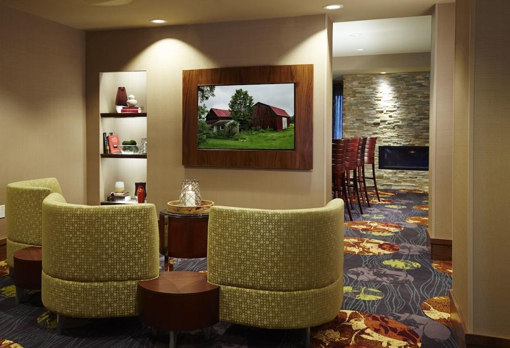 Courtyard By Marriott Ithaca Airport/University Esterno foto