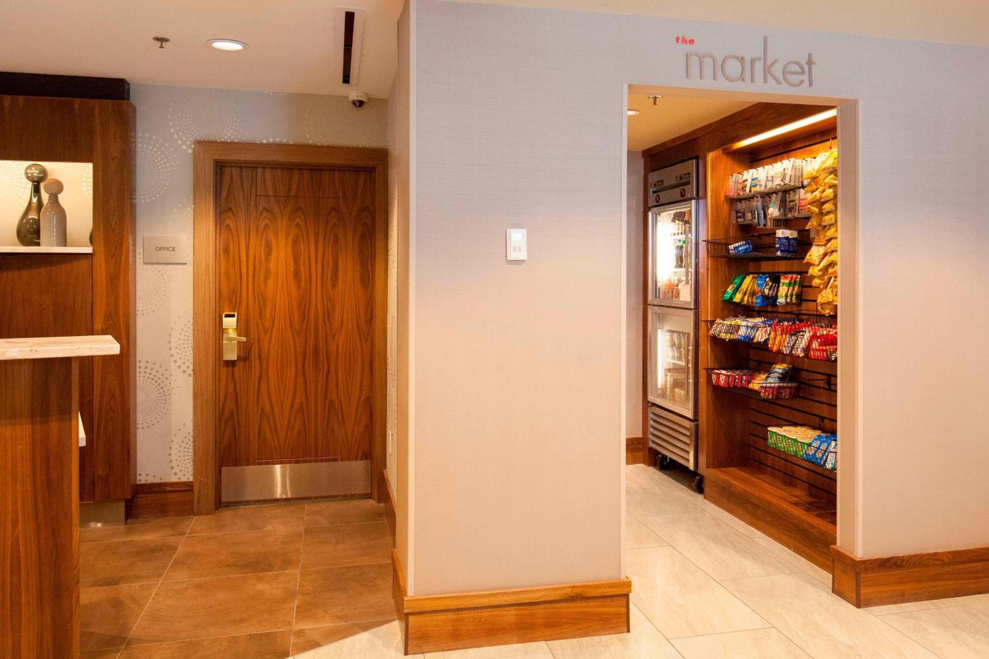 Courtyard By Marriott Ithaca Airport/University Esterno foto