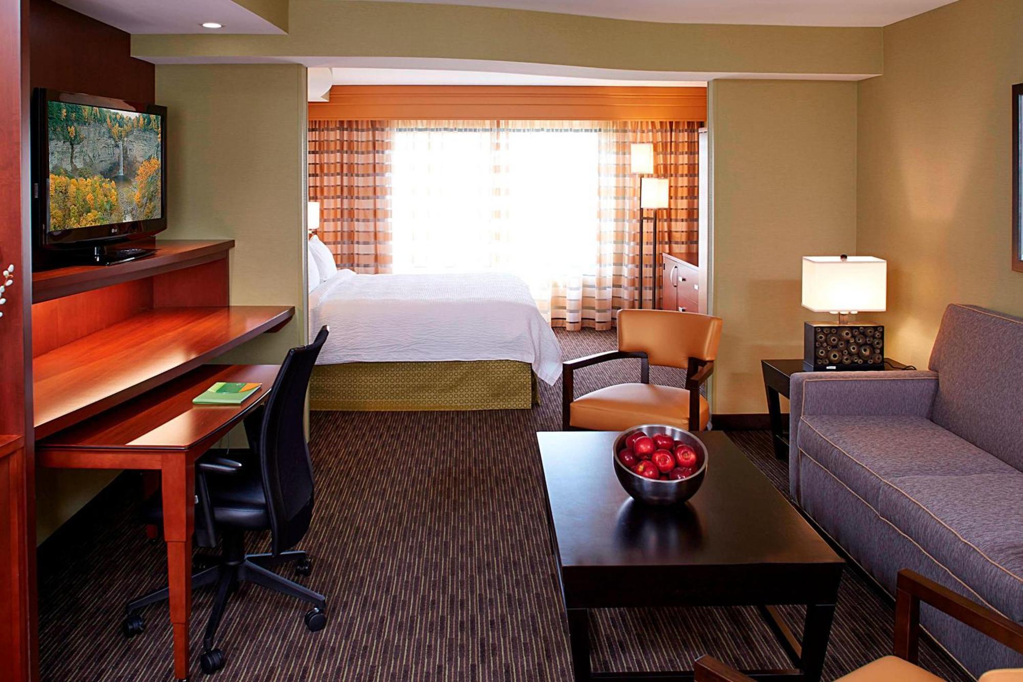 Courtyard By Marriott Ithaca Airport/University Esterno foto