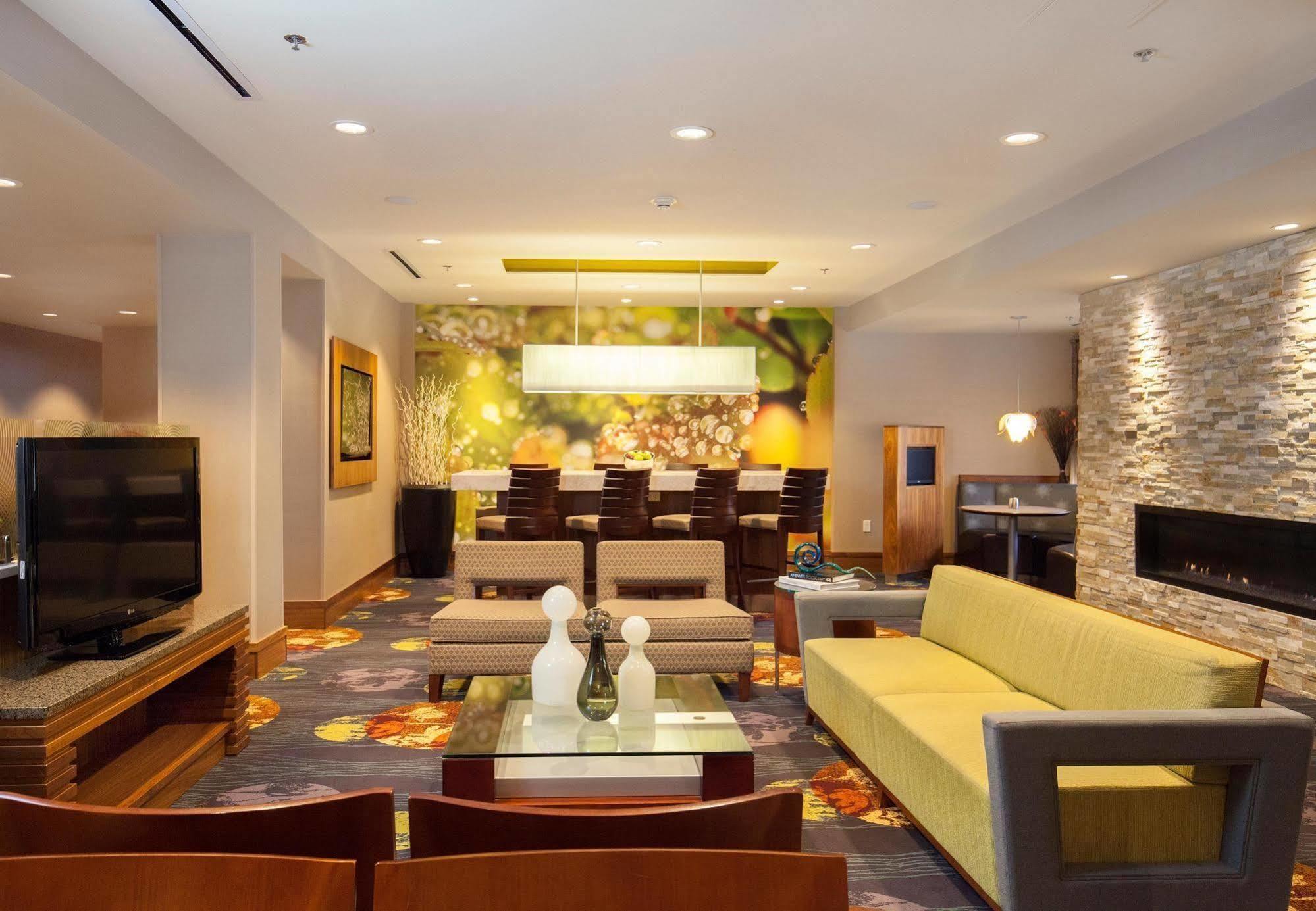 Courtyard By Marriott Ithaca Airport/University Esterno foto