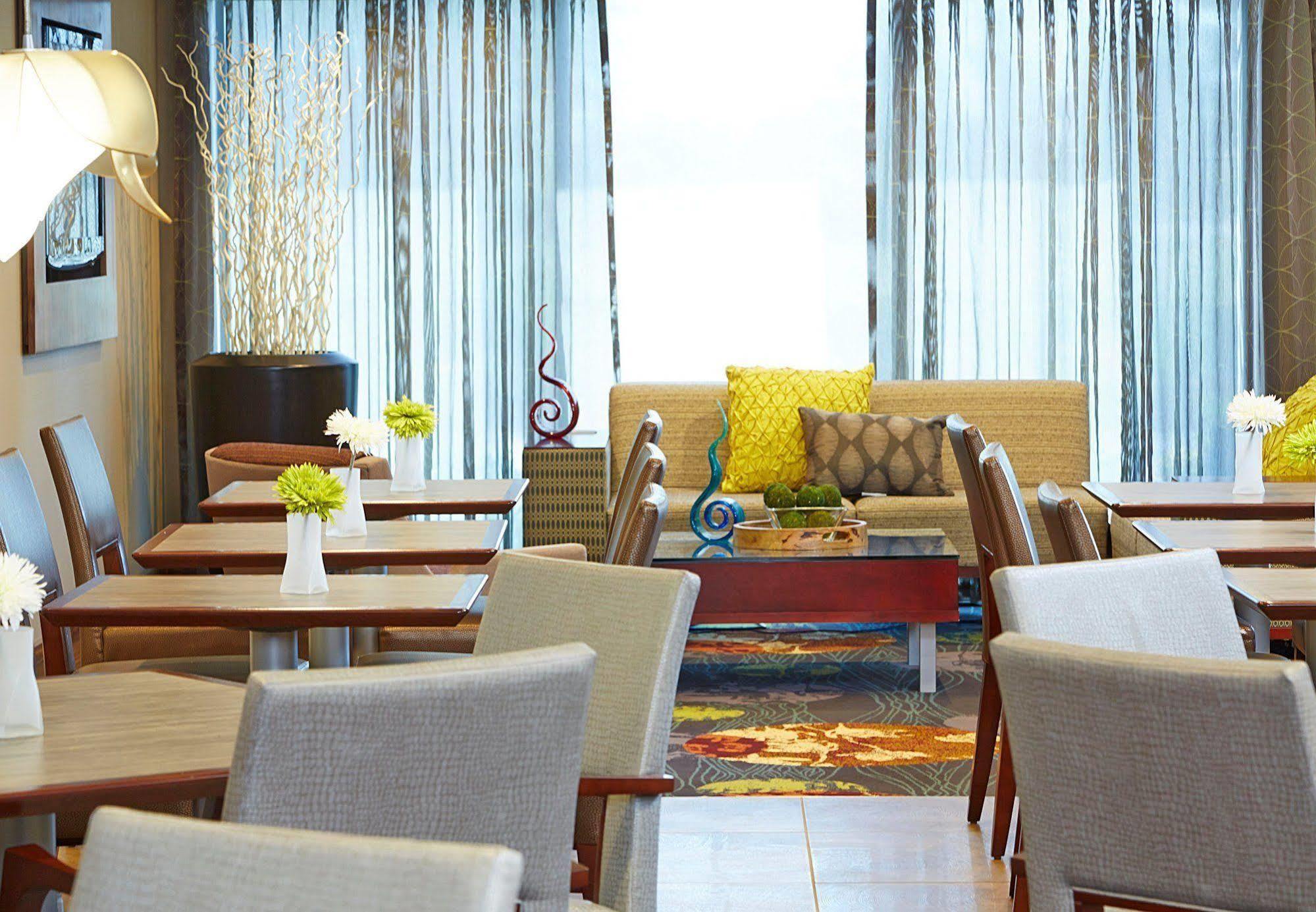 Courtyard By Marriott Ithaca Airport/University Esterno foto