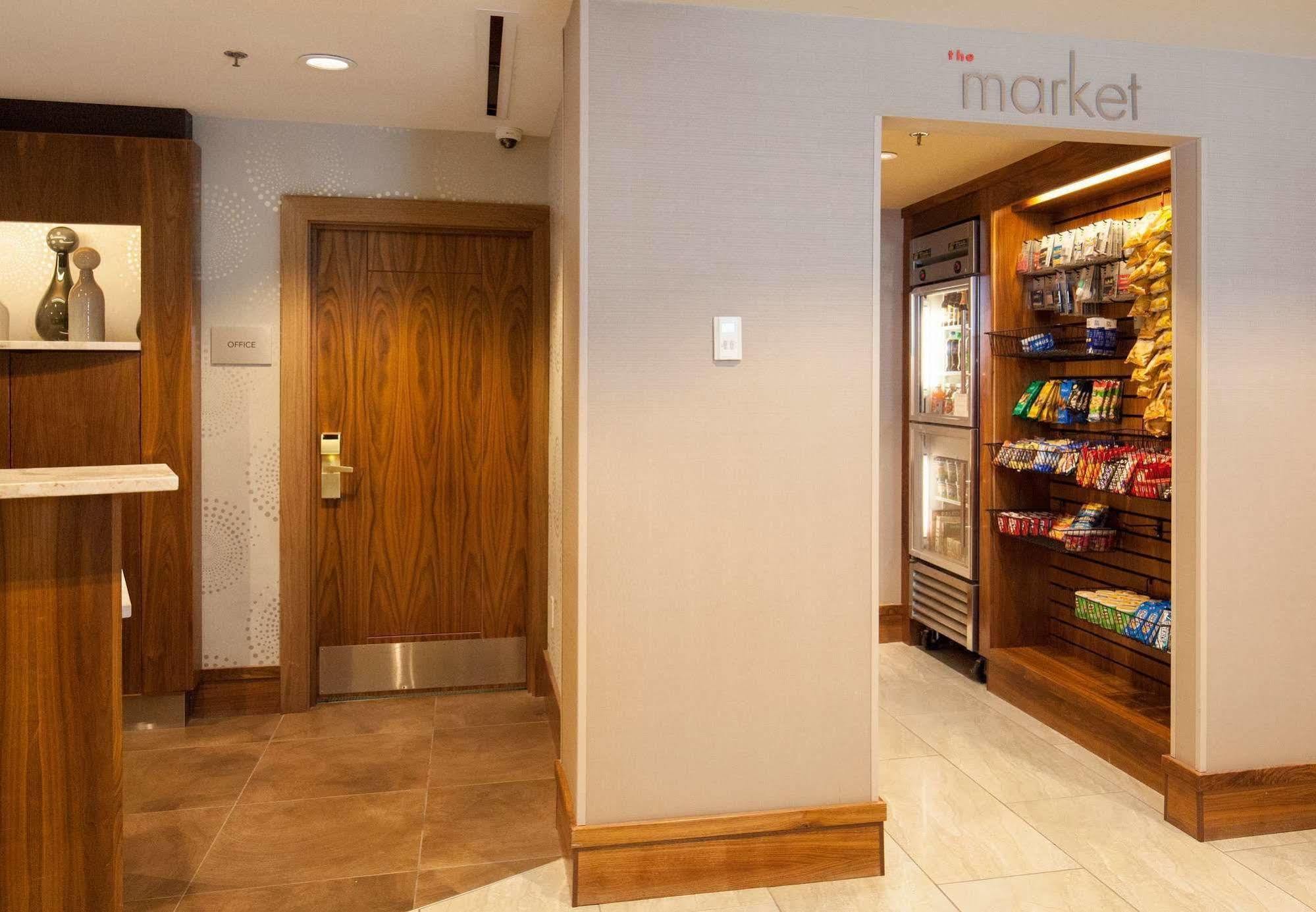 Courtyard By Marriott Ithaca Airport/University Esterno foto