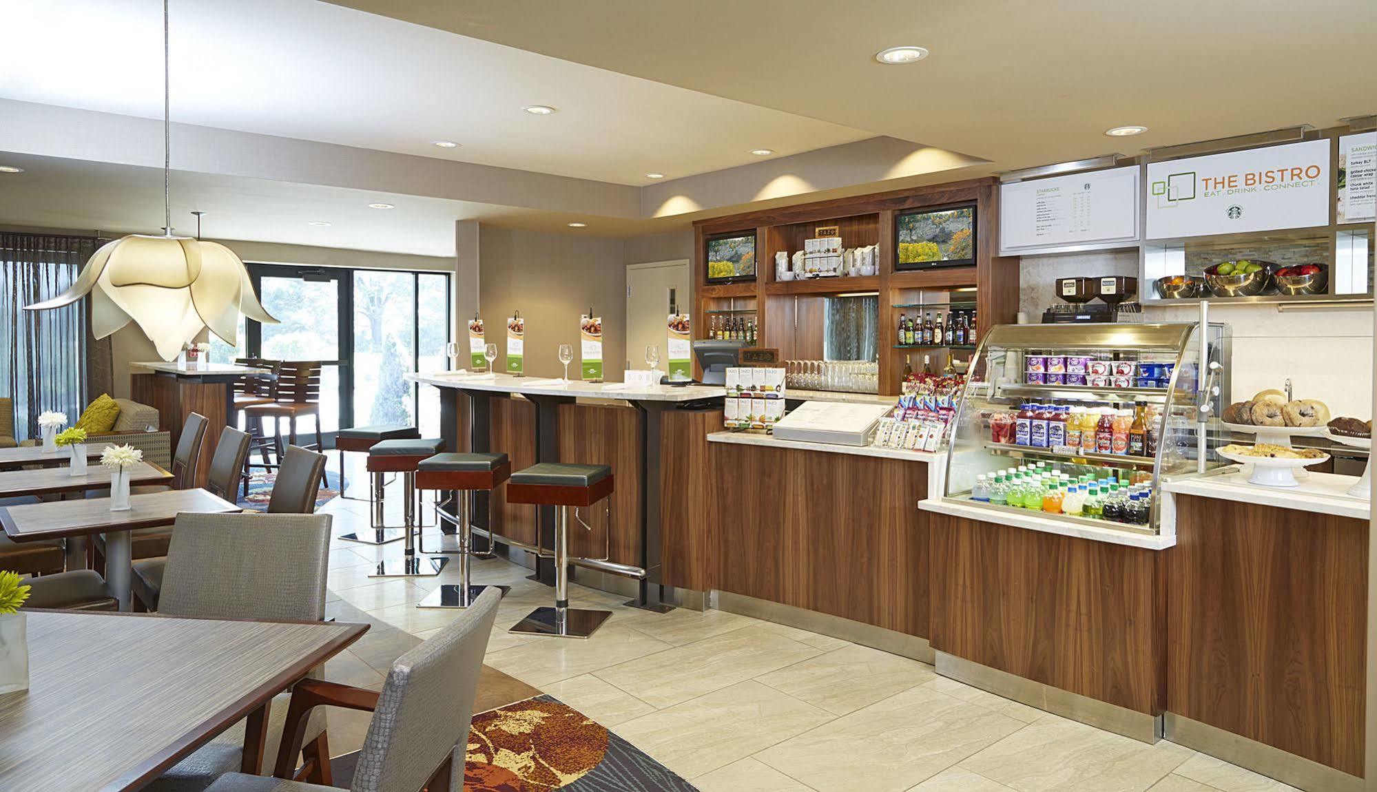 Courtyard By Marriott Ithaca Airport/University Esterno foto